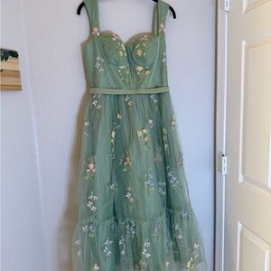 Elegant Floral Embroidered Green Formal Dress